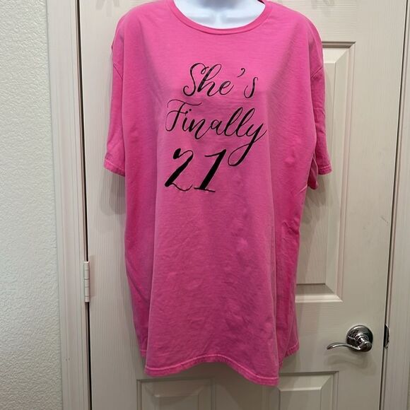 She’s Finally 21 Jerzees Pink Crew Neck Tees Set Of 3 Medium Large XLarge 1 Each - Picture 3 of 14